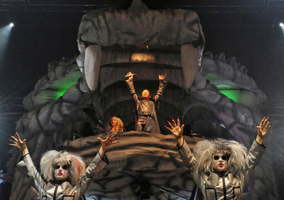 DJボボの「Vampires Alive Tour」が開幕