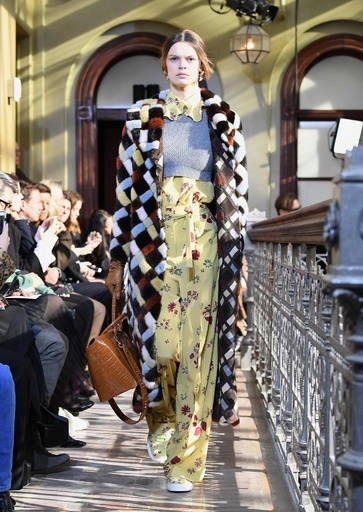 「ヴァレンティノ」17年プレフォール