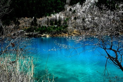 四川の景勝地・九寨溝、27日から観光再開へ 震災から85%復旧