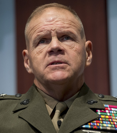 メキシコ国境への部隊展開と壁建設で「受け入れがたいリスク」 米海兵隊総司令官