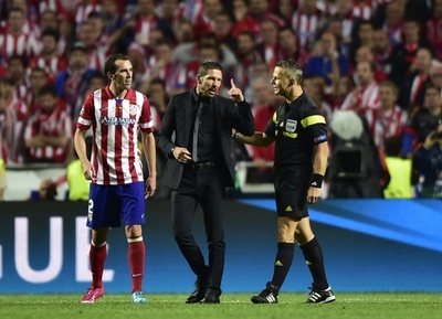 シメオネ監督にベンチ入り禁止処分、X・アロンソは1試合出場停止 UEFA