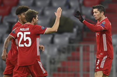 バイエルンが欧州CL16強、レワンドフスキ大会通算71点目