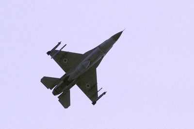 北海道沖に米軍機墜落、パイロットは脱出 海保