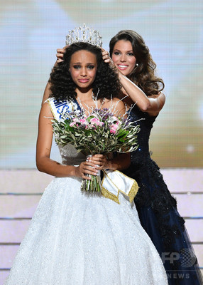 ミス・フランス2017、優勝はアリシア・エリエースさん ミス・フランス2017、優勝はアリシア・エリエースさん