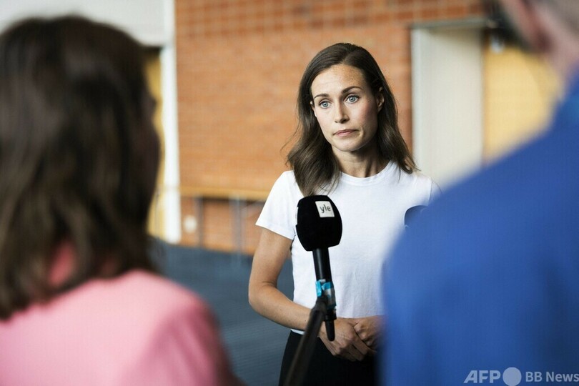 フィンランド首相、パーティー動画に批判 薬物検査「問題ない」