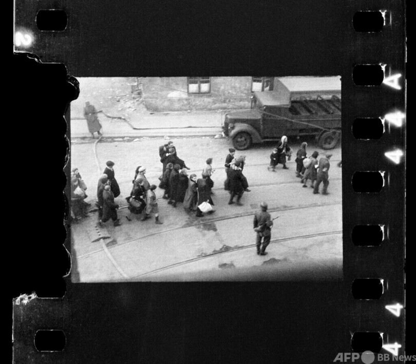 ワルシャワ・ゲットー蜂起の新たな写真公開 ポーランド人消防士が撮影