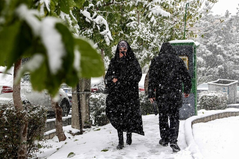 イランの首都テヘランに大雪、交通渋滞や複数地域で休校も