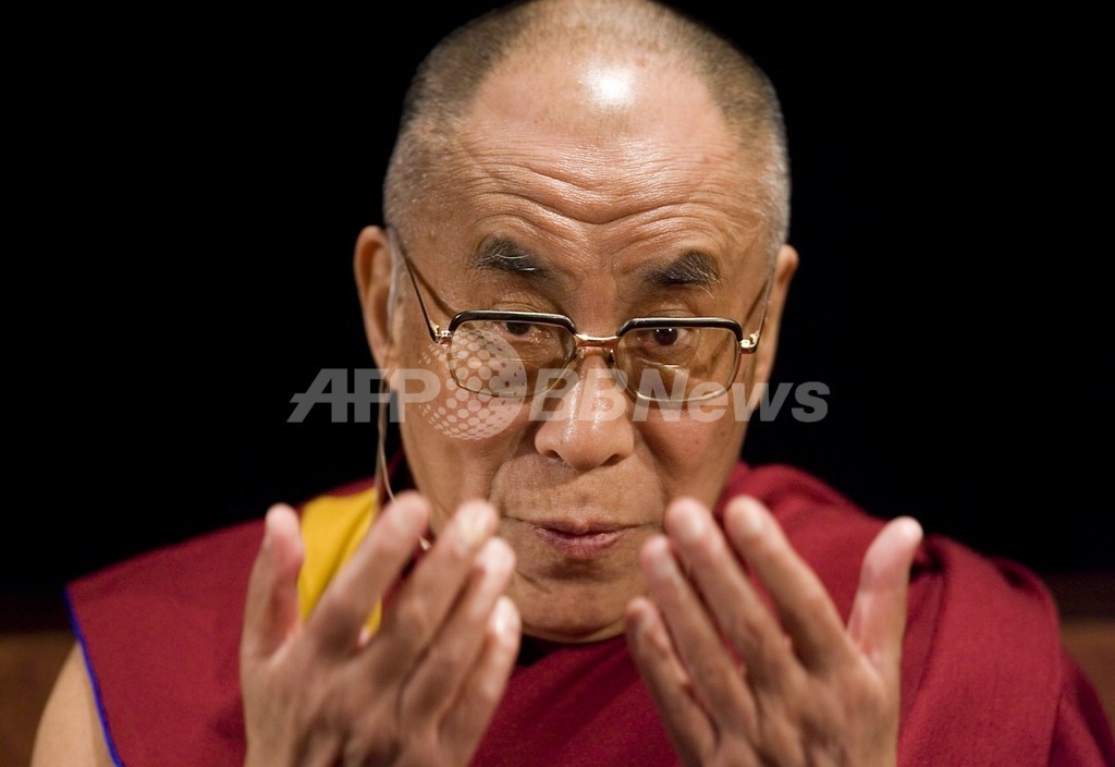 ダライ・ラマ14世へのパリ名誉市民称号、中国が非難 ダライ・ラマ14世へのパリ名誉市民称号、中国が非難