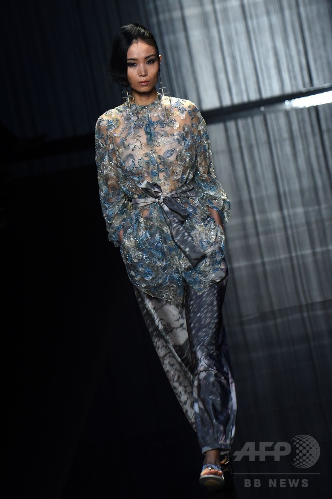 「ジョルジオ アルマーニ」17年春夏