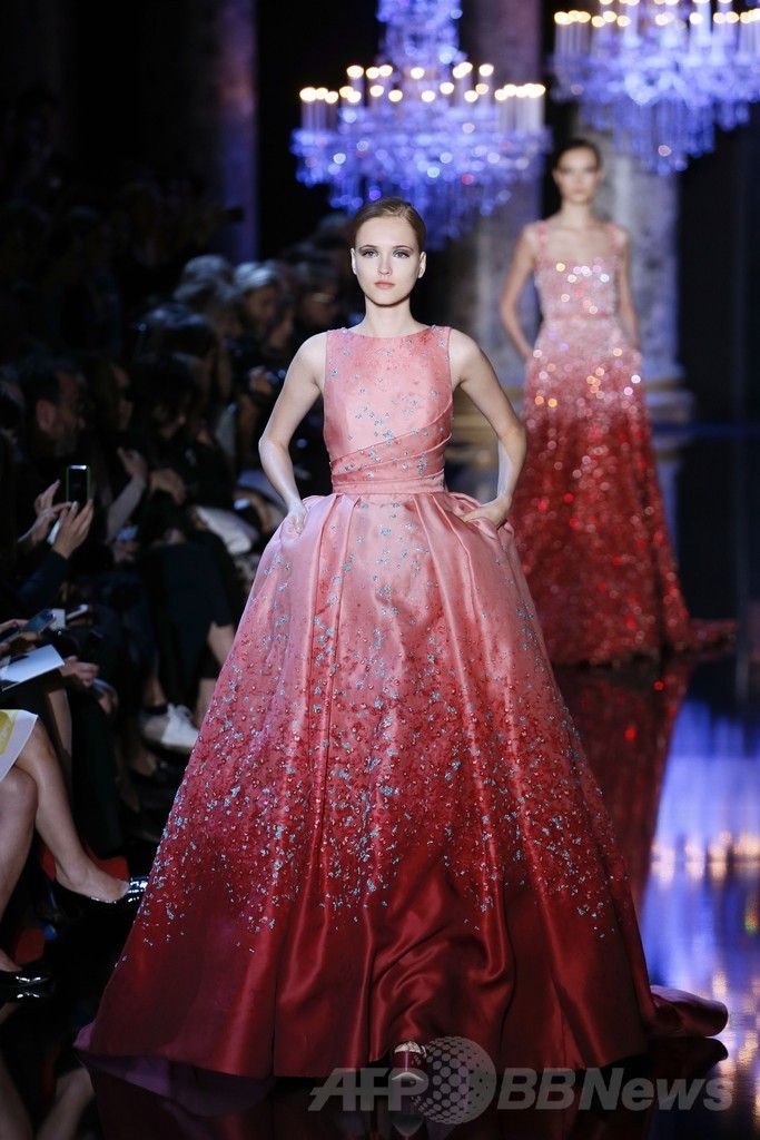 究極のラグジュアリードレス、「エリー・サーブ」14/15年秋冬オートクチュール