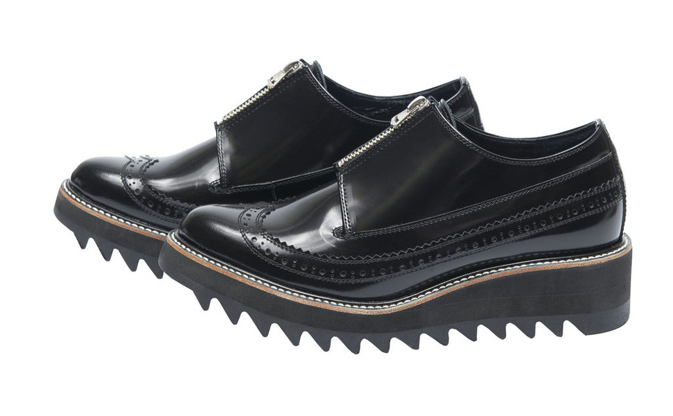 「ワイズ」、新ドレス＆アクセサリーラインをローンチ