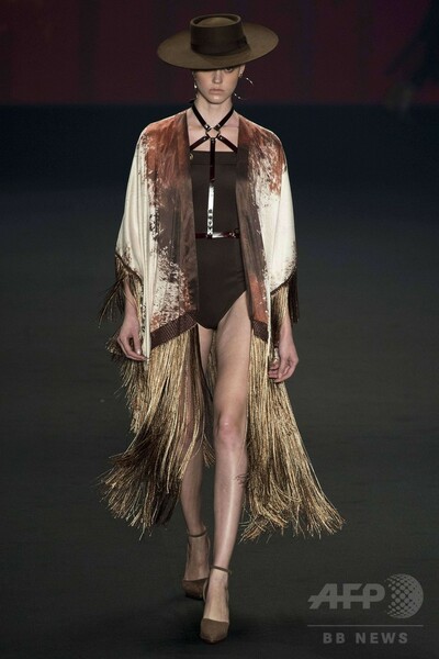 ドナテラ・ヴェルサーチもコレクション発表、「サンパウロ・ファッション・ウィーク」開催