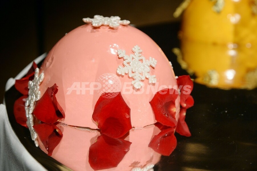 パティシエ界のピカソ、ピエール・エルメ氏の芸術的スイーツ