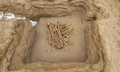 ペルーのチルカで発見された約800年前の遺骨と副葬品。ガス会社カリダ提供（2021年9月17日撮影）。(c)AFP PHOTO / CALIDDA / Jesus BAHAMONDE