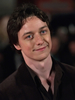 写真は、プレミア会場に到着した出演俳優のジェームズ・マカヴォイ（%%James McAvoy%%）。(c)AFP/MAX NASH