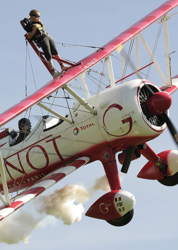 8歳の英少年、ウイング・ウォーカーの最年少記録に挑戦