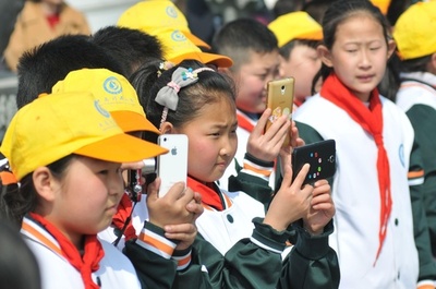 教育現場を混乱させる有害な教育アプリ対策進める 中国・教育部