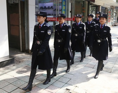 取り締まり担当県職員5人を逮捕、露店主を殴った疑い 雲南