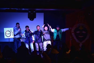 中国で人気の「トークショー」現代社会を映す「鏡」