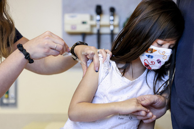  5～11歳の90万人がワクチン接種 承認から1週間 米