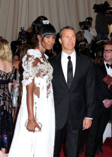 ＜11年コスチューム・インスティチュート・ガラ＞サラ・ジェシカやナオミはマックイーン着用