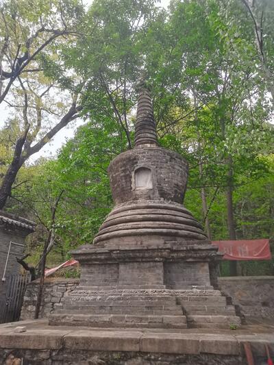 仏塔に秘められた虎と高僧の物語 北京市