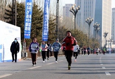 アウトドアスポーツ用品の売れ行き好調 中国