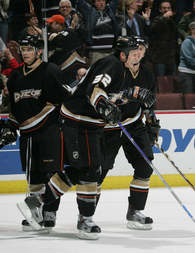 ＜06-07NHL＞ダックス コヨーテスを逆転で破る - 米国