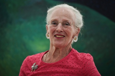 デンマーク女王、孫の称号剥奪めぐる不和に「心痛」