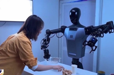 中国初の汎用エンボディードAIプラットフォーム「慧思開物」が北京で発表
