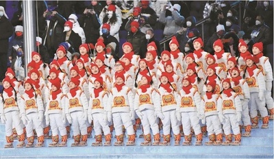 「農村の子どもたち」がオリンピック賛歌を披露