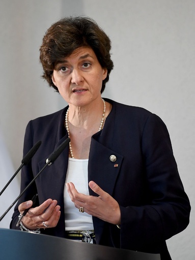 仏国防相が辞任表明、マクロン大統領が先月任命