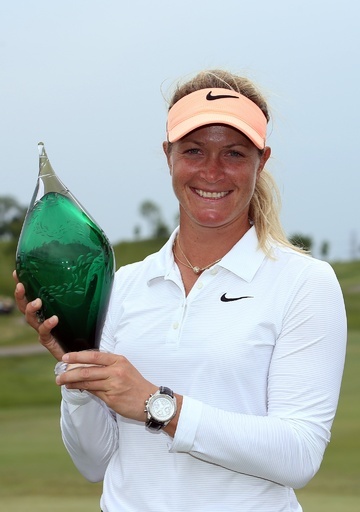 ペターセン、猛追かわしツアー通算15勝目 マニュライフLPGAクラシック