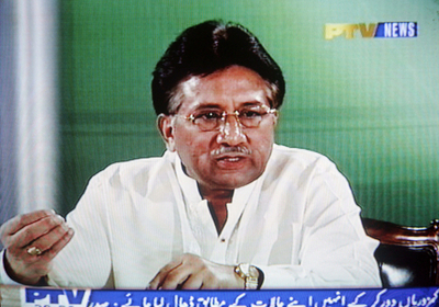 パキスタン最高裁、国外追放のシャリフ元首相の帰国を許可