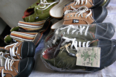 「アフリカ版ナイキ」の靴は古タイヤ製、エチオピア