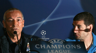 ＜サッカー 欧州チャンピオンズリーグ＞チェルシー戦を控えフェレイラ監督とリサンドロ・ロペスが記者会見に出席 - ポルトガル