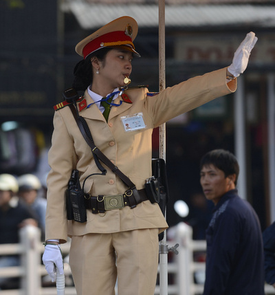 背が低くて太った警官は市民の目に触れちゃダメ？ベトナム警察が新規定