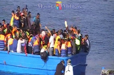 欧州の難民問題「戦後最悪の危機」、伊沖で新たに40人死亡