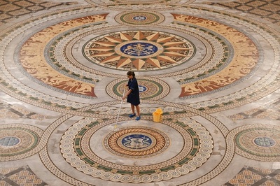 【今日の1枚】床の細密画、170年前のミントンタイル公開 英