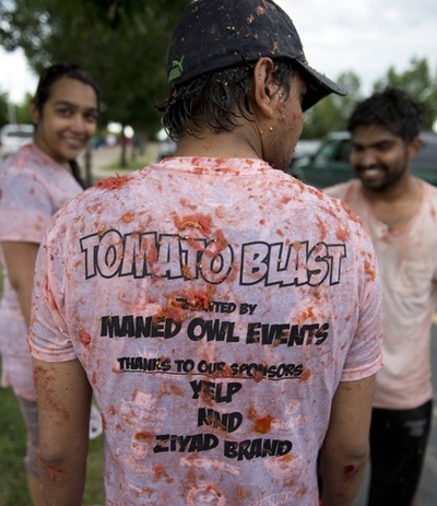 トマト大爆発！米シカゴで「トマト・ブラスト」