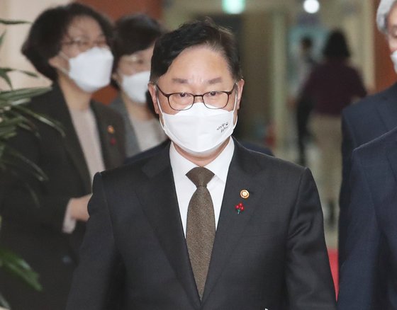 パク・ポムゲ法相(c)news1