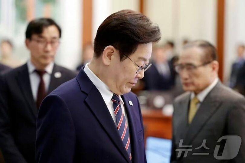 12日、青瓦台で開かれた首席補佐官会議に臨むイ・ジェミョン（李在明）大統領(c)news1