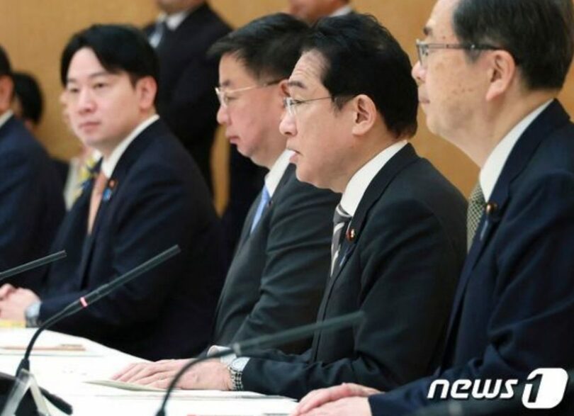 統合型リゾート誘致会議に出席する岸田文雄首相(c)AFP/news1