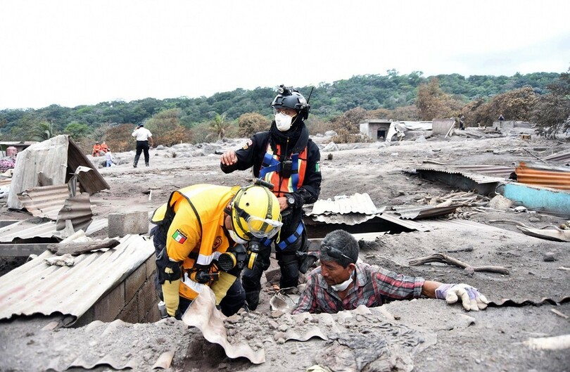 「忍耐の限界」、グアテマラ噴火の遺族ら 身元確認の長期化に苦悩