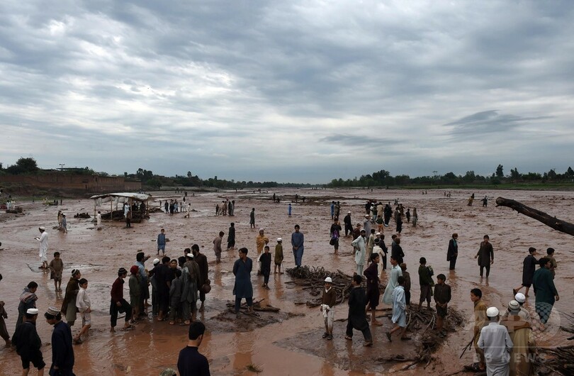 パキスタン北部で豪雨、53人死亡