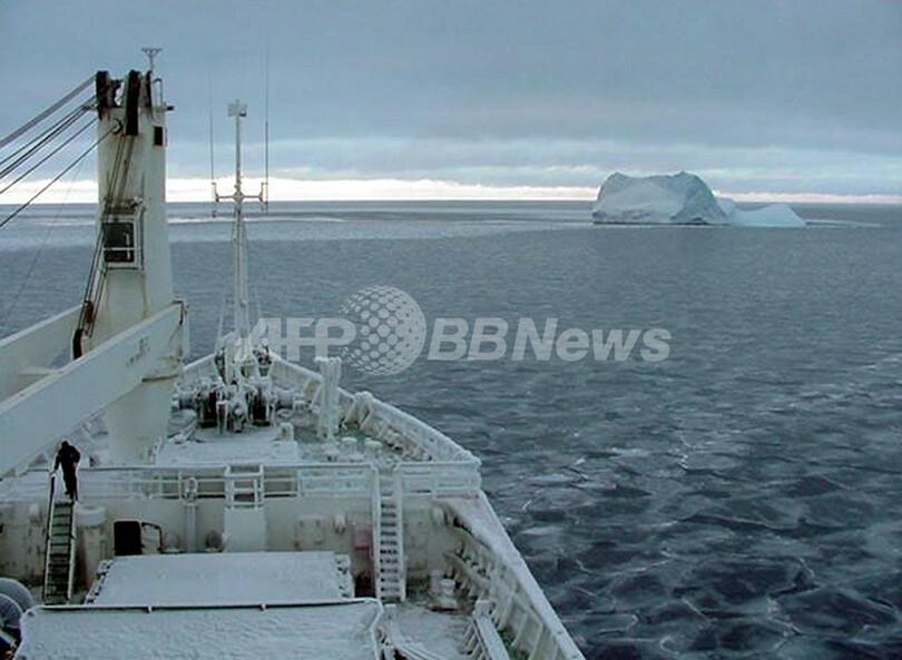 南極海でクルーズ船が浸水 乗客・乗員 152人が救命ボートで脱出