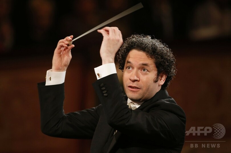 ウィーン・フィル新年コンサート、最年少グスターボ・ドゥダメル氏が指揮