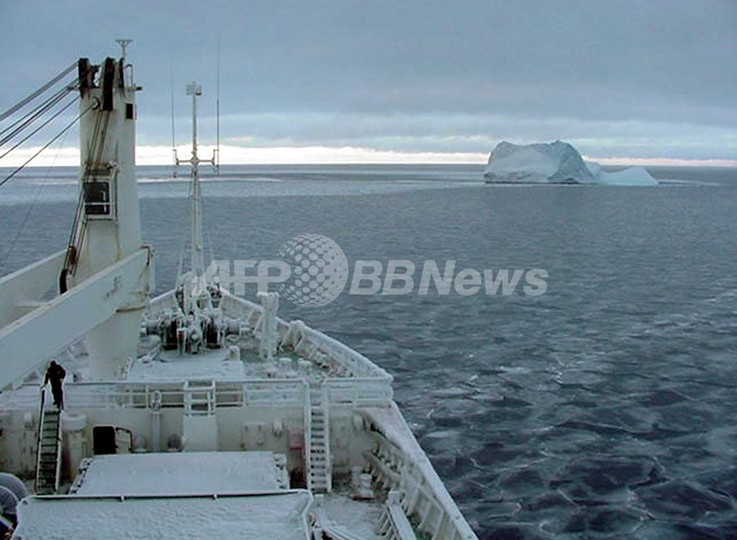 南極海でクルーズ船が浸水 乗客・乗員 152人が救命ボートで脱出 南極海でクルーズ船が浸水 乗客・乗員 152人が救命ボートで脱出
