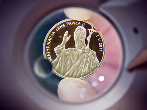 故ヨハネ・パウロ2世の列福記念硬貨、ポーランド 写真4枚 国際ニュース