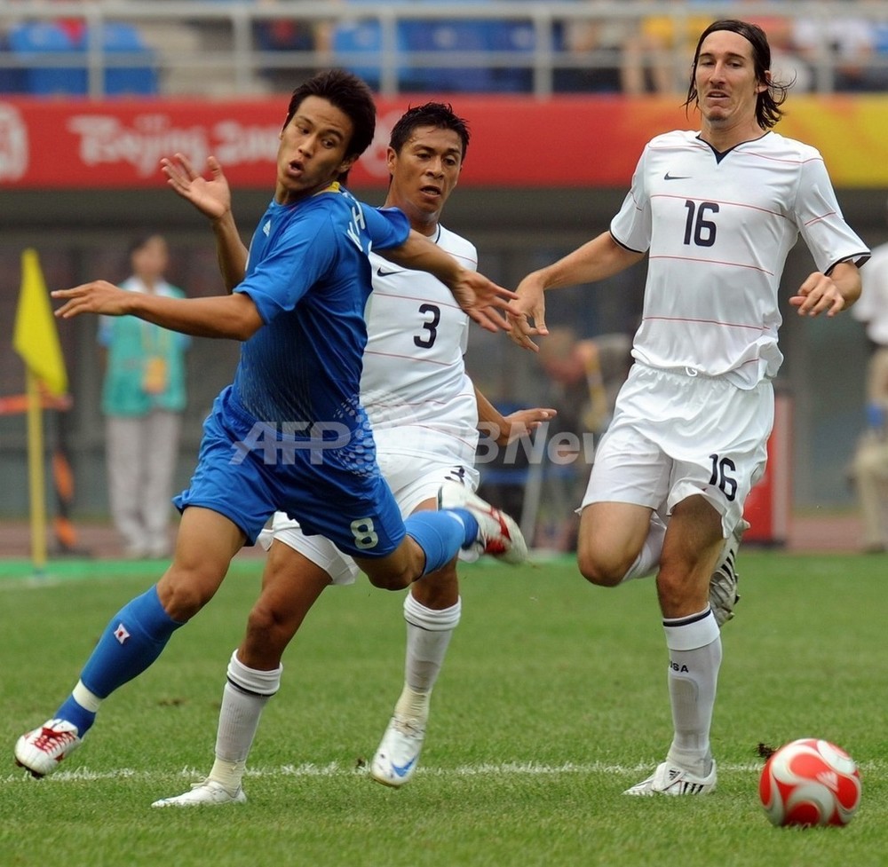 本田圭佑 オランダ戦の審判を非難 写真1枚 国際ニュース：AFPBB News